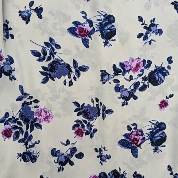 Torrid Chiffon Floral Tank with Blue Lace Trim - Picture 4 of 7